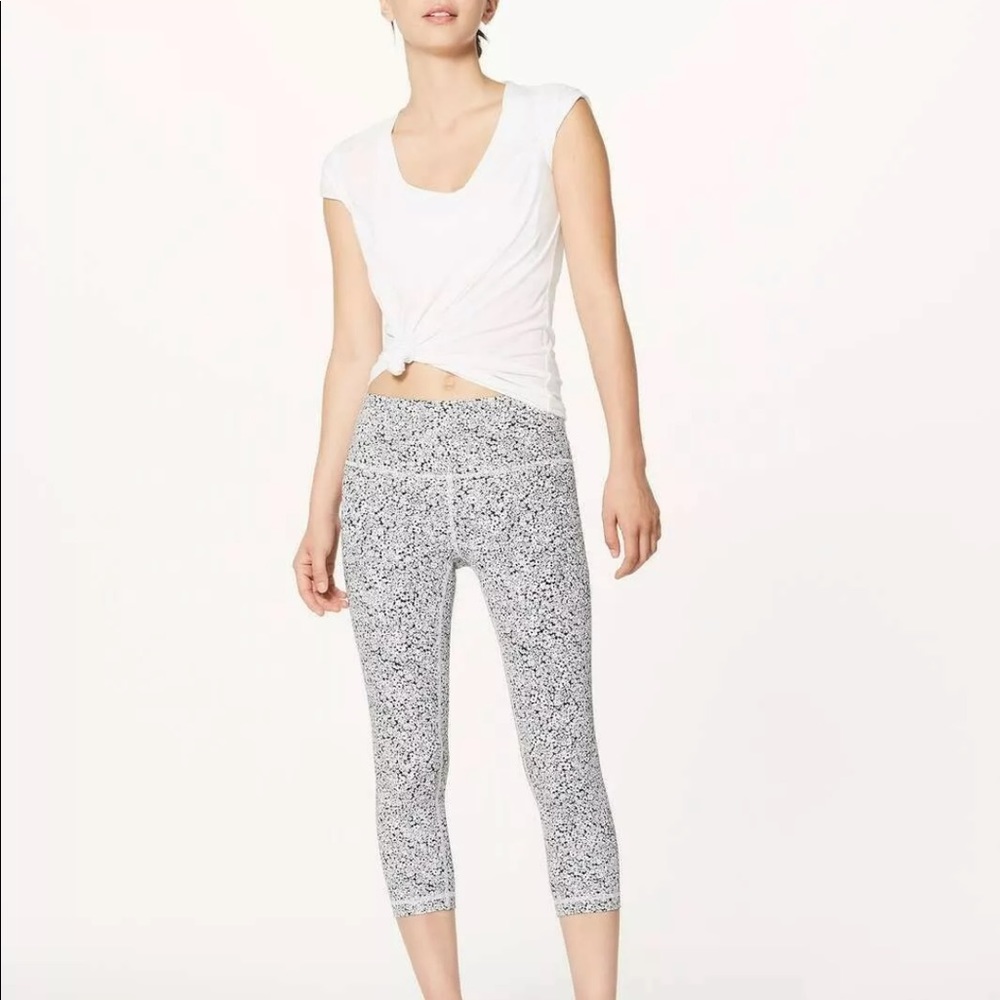 NWOT Lululemon Wunder Under Crop Full-On Luxtreme